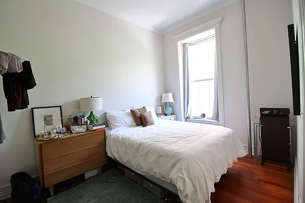 Rented by Julianna Realty Corp | media 20