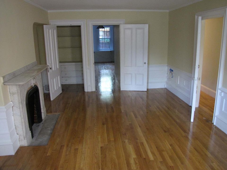 Front bedroom rear facing