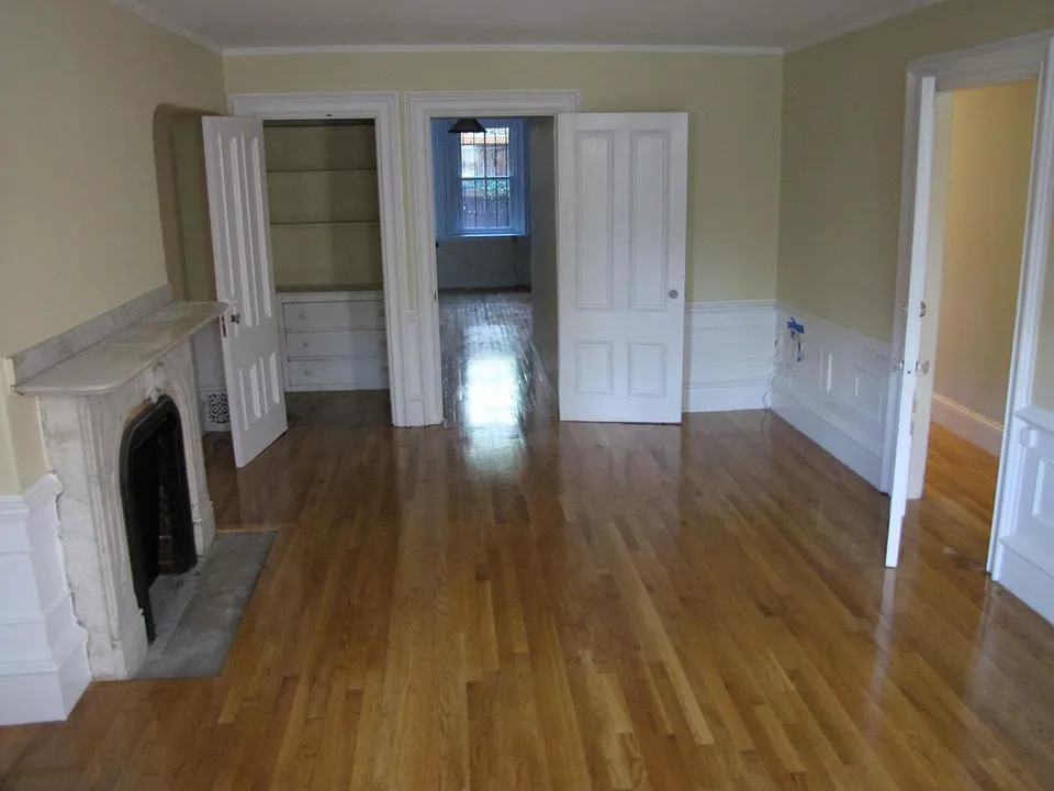 Front bedroom rear facing
