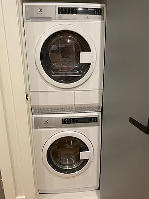 Rented by Ozymandius Realty | media 15