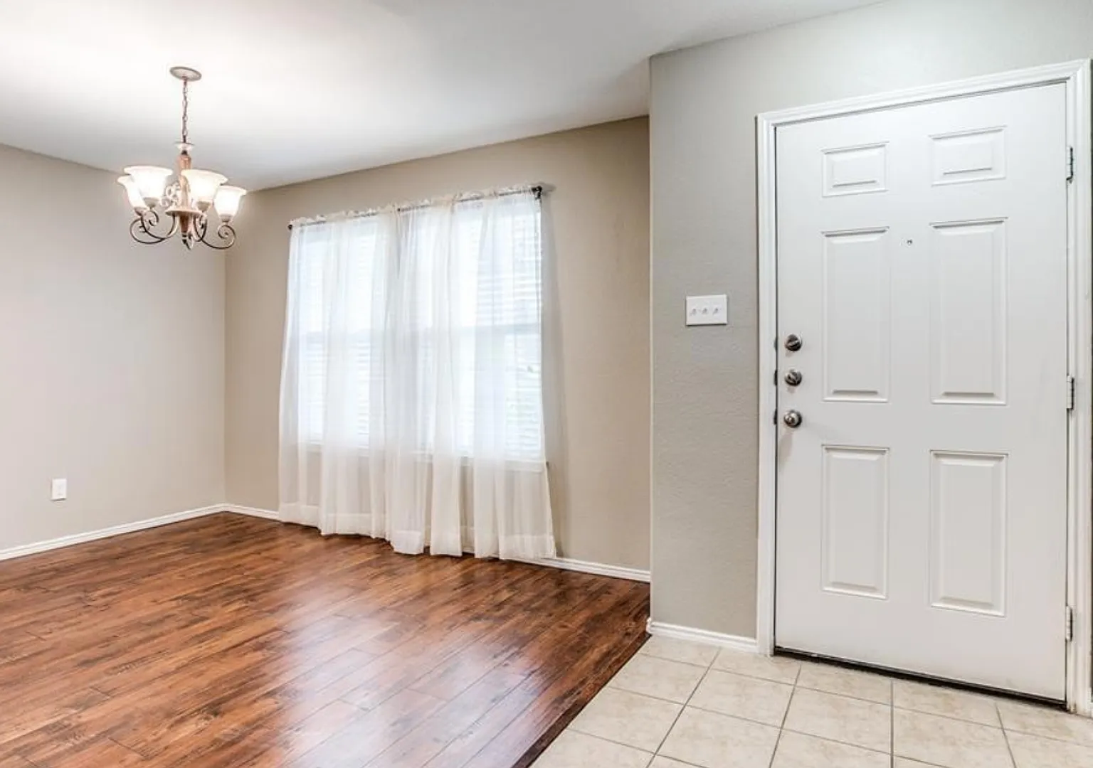 Coming Soon! Spacious 3-Bedroom Home On A Corner Lot In Fort Worth! — Photo 2