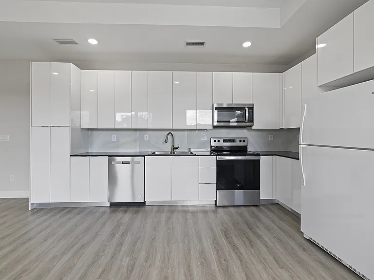 679 Windermere Dr — Photo 11
