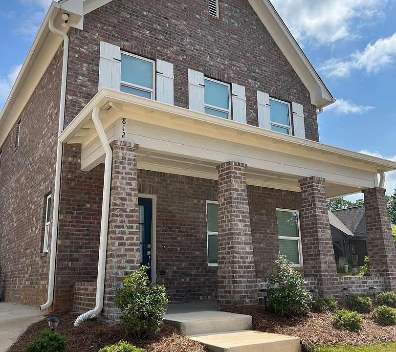 1st image of 812 Clear Spring Dr