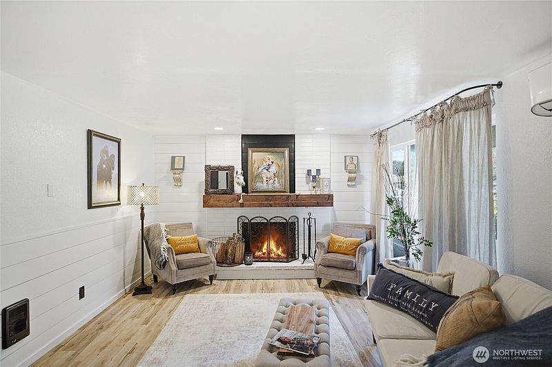 4th image of 4114 S Hosmer Street