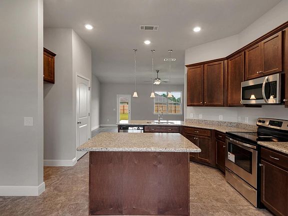 5th image of 5926 Alder Ave
