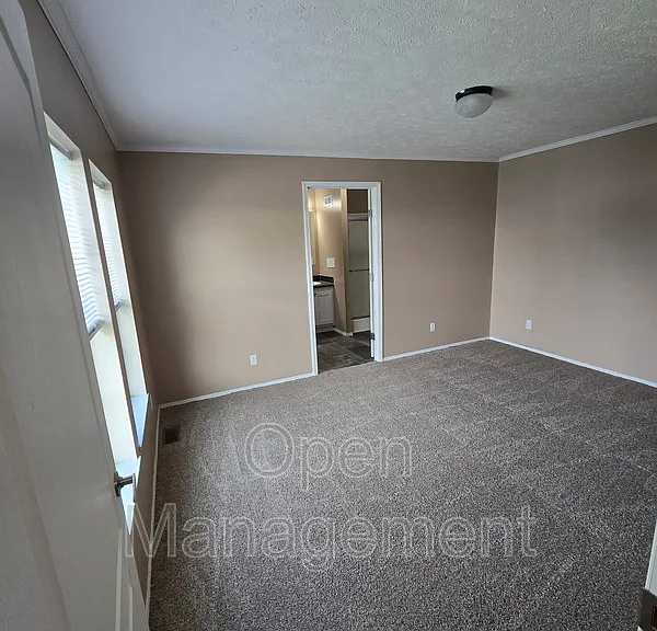 1901 1st St #34 — Photo 7