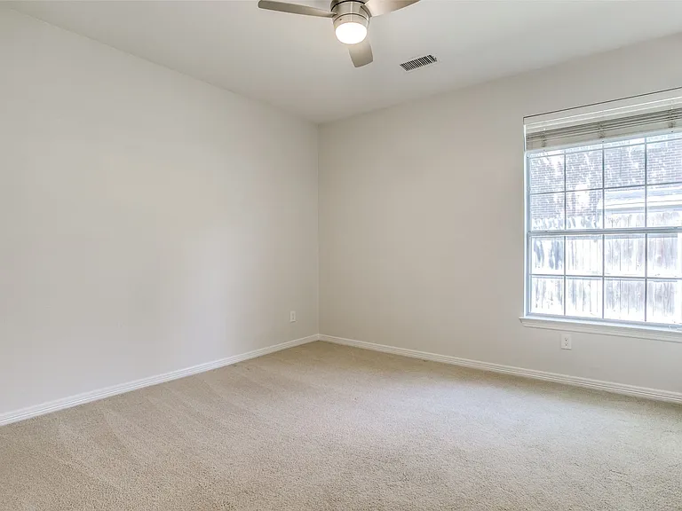 1270 Lakeway Dr — Photo 19
