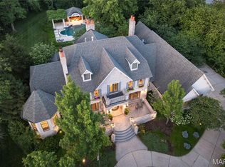 135 Ballas Ct, Saint Louis, MO 63131