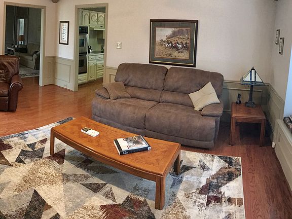 3rd image of 721 Greenway Dr