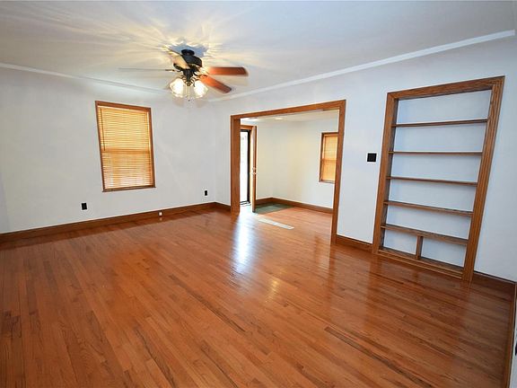 5th image of 4031 Garden Ln