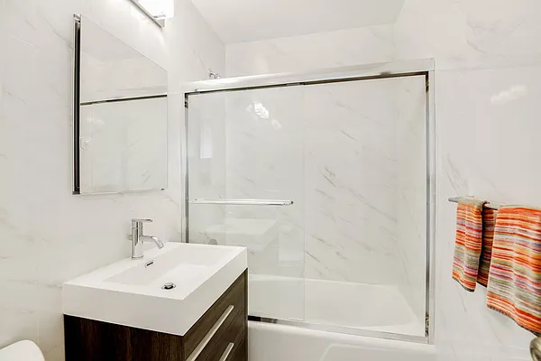 Sold by Compass | media 22