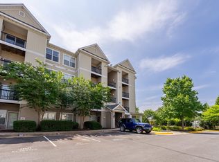 5123 Travis Edward Way APT H, Centreville, VA 20120