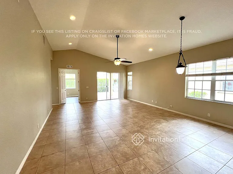 2455 Sandy Cay — Photo 3