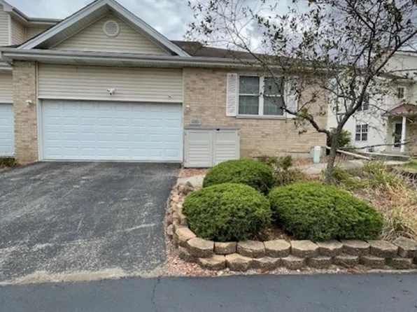 6005 W Carter Ct, Monee, IL 60449
