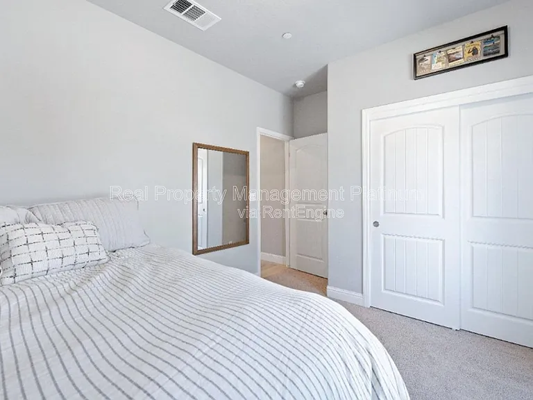 2170 Hermosa Ave — Photo 19
