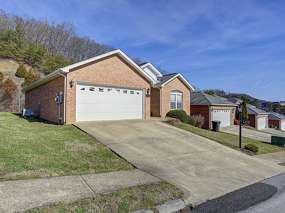 3rd image of 186 Apple Lake Dr