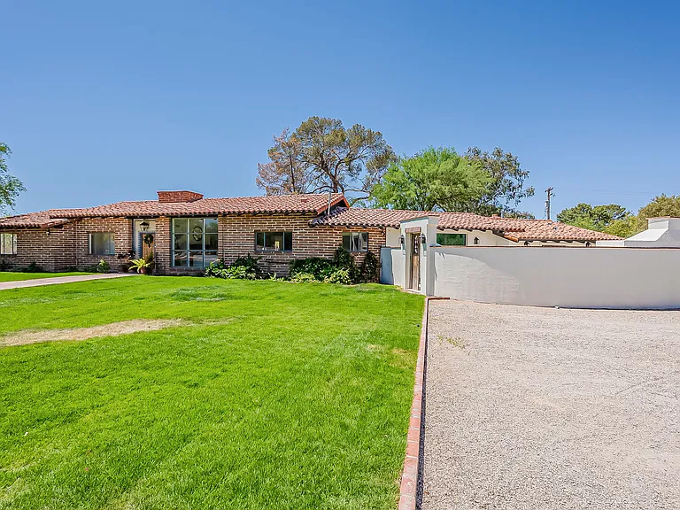 6498 E Santa Elena — Photo 3