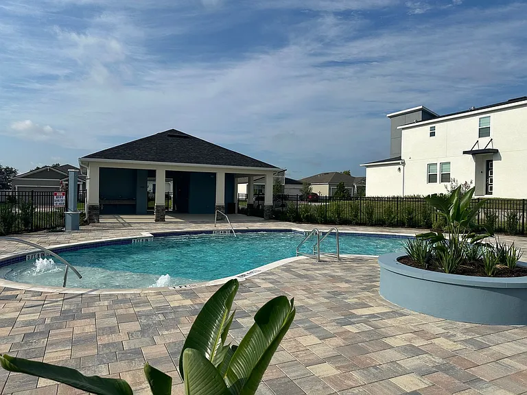 1184 Lakeshore Breeze Pl — Photo 17