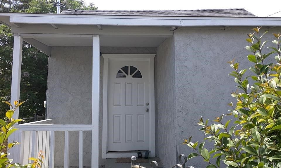 2nd image of 532 Ramona Ave