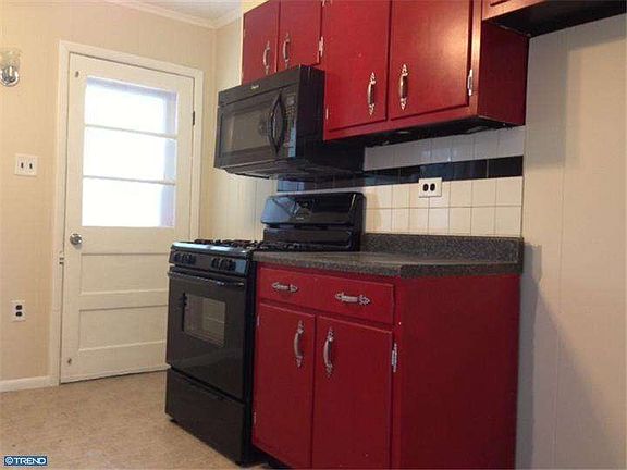 5th image of 533 Derousse Ave