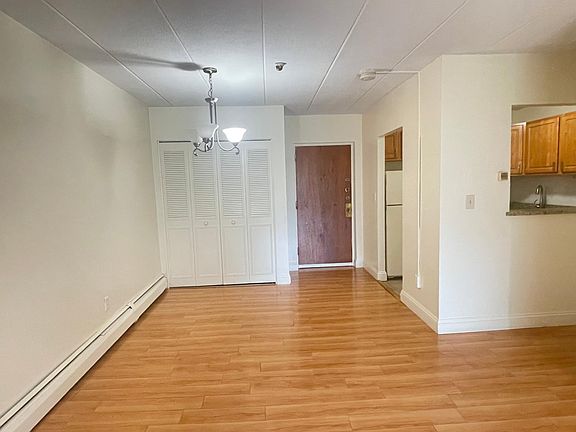 5th image of 80 Newbury Ave APT 6