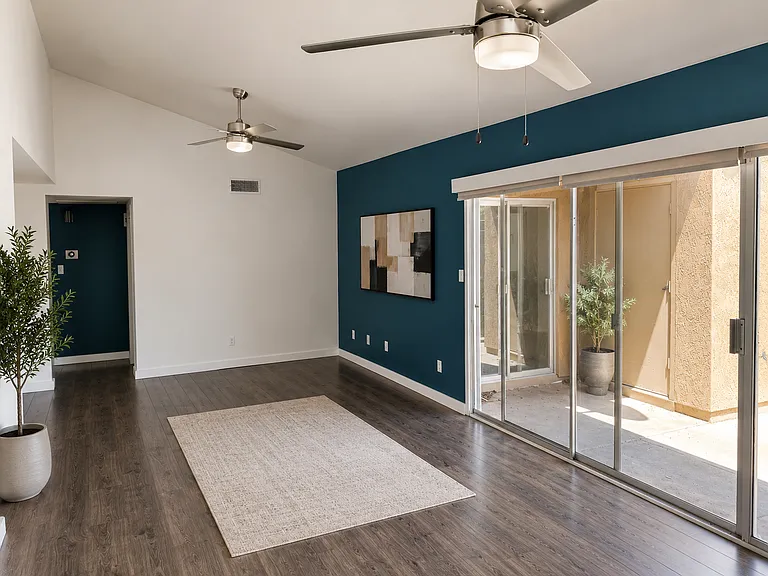 1879 E Kirkland Ln — Photo 1