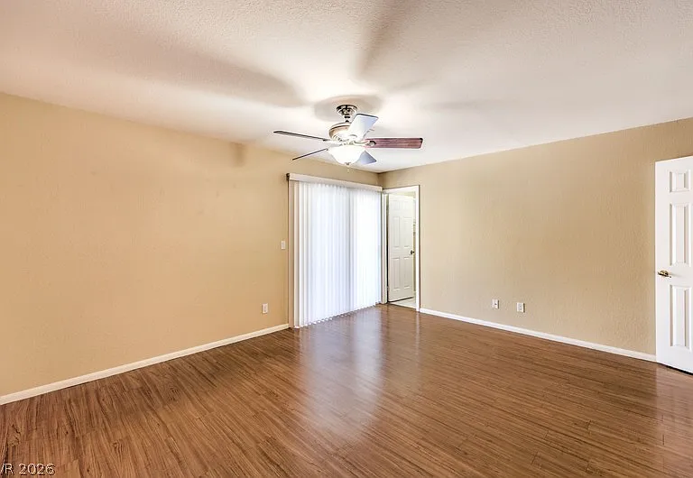 532 Mona Ln — Photo 17