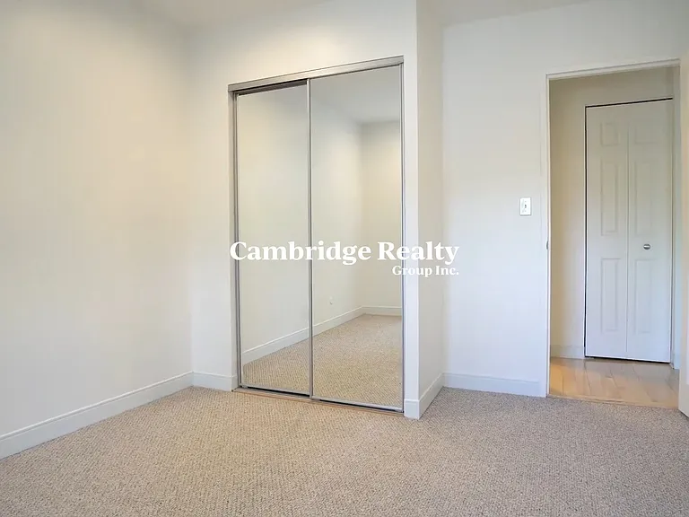 11 Camelot Ct #3T — Photo 4