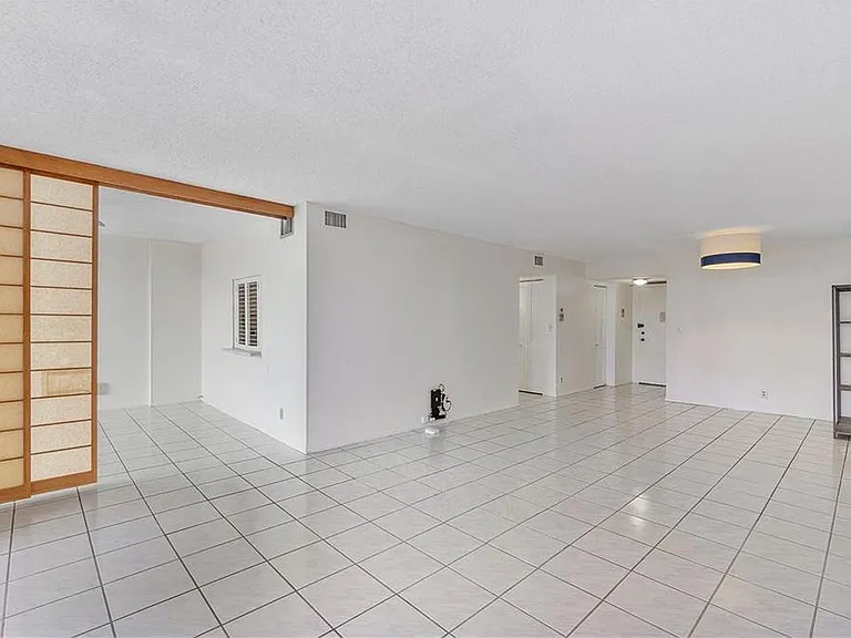 1000 Parkview Dr #507 — Photo 5