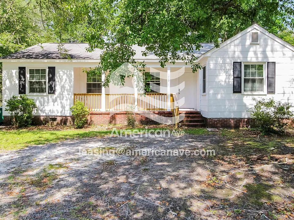 1807 Kennedy Dr