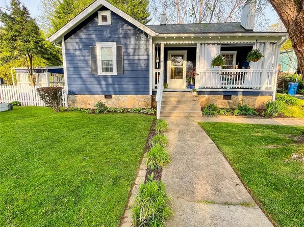271 Brook St, Waynesville, NC 28786