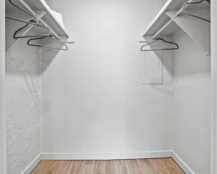 Regency Point Luxury Apartments — Photo 56