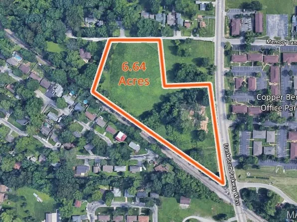 2819 Frank Scott Pkwy W, Belleville, IL 62223