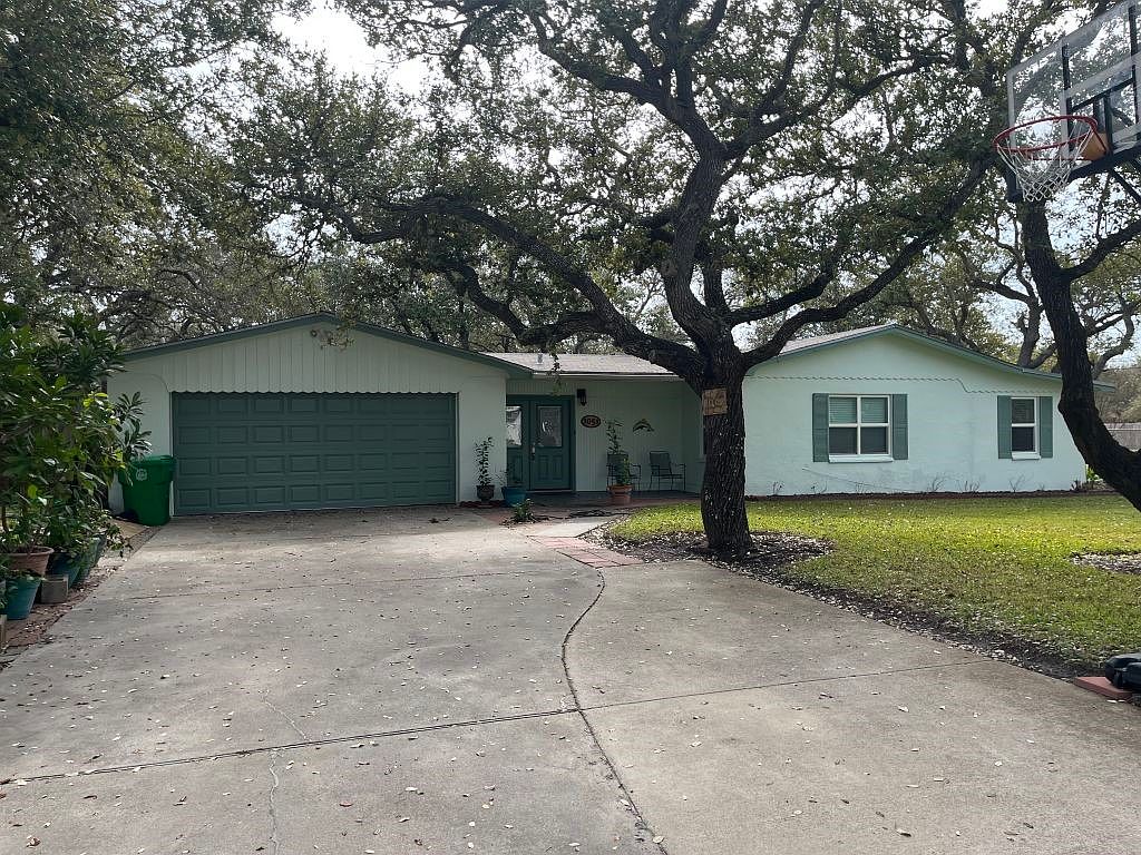 1051 S 11th St, Aransas Pass, TX 78336 Zillow