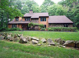 8 Melody Ln, Belvidere, NJ 07823