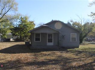 215 S High St, Arma, KS 66712