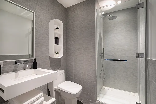 Sold by Compass | media 21