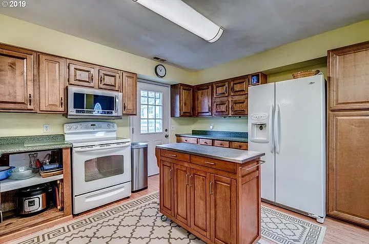 713 N Main St — Photo 10