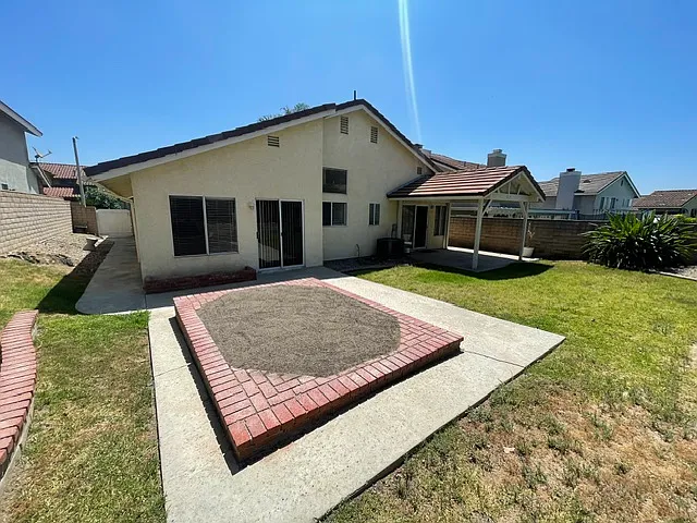 3393 Royal Ridge Rd — Photo 29