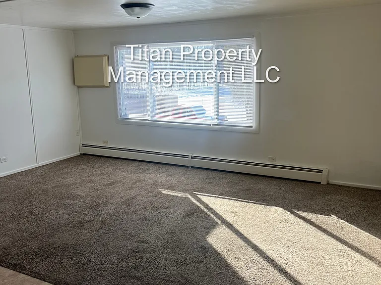 259 Percy Ave #7 — Photo 2