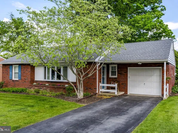 529 S 6th St, Denver, PA 17517