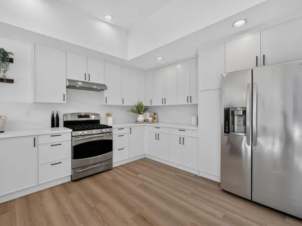 3281 Berryessa St APT 3, Palo Alto, CA 94303