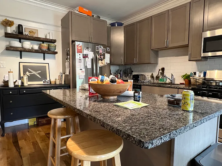 1461 W Catalpa Ave #1 — Photo 3