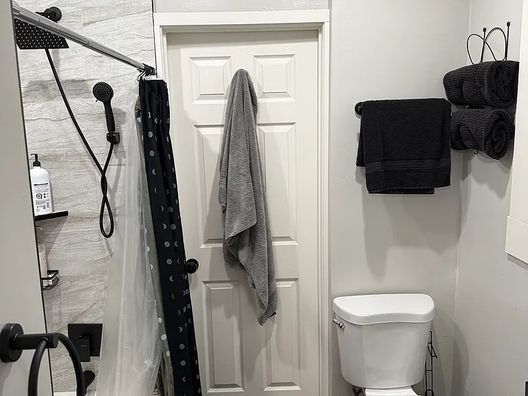 4039 Van Dyke Ave — Photo 16