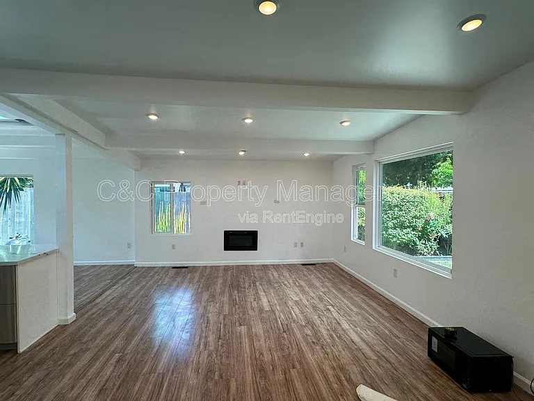 1784 Rex St — Photo 3