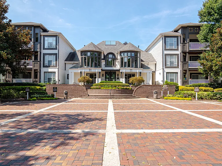 45Eighty Dunwoody — Photo 6