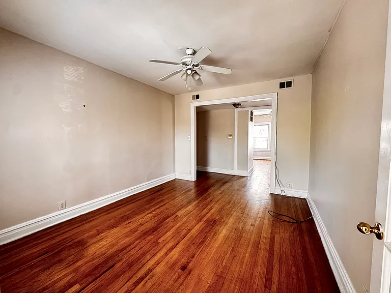 4455 N Maplewood Ave #3 — Photo 3