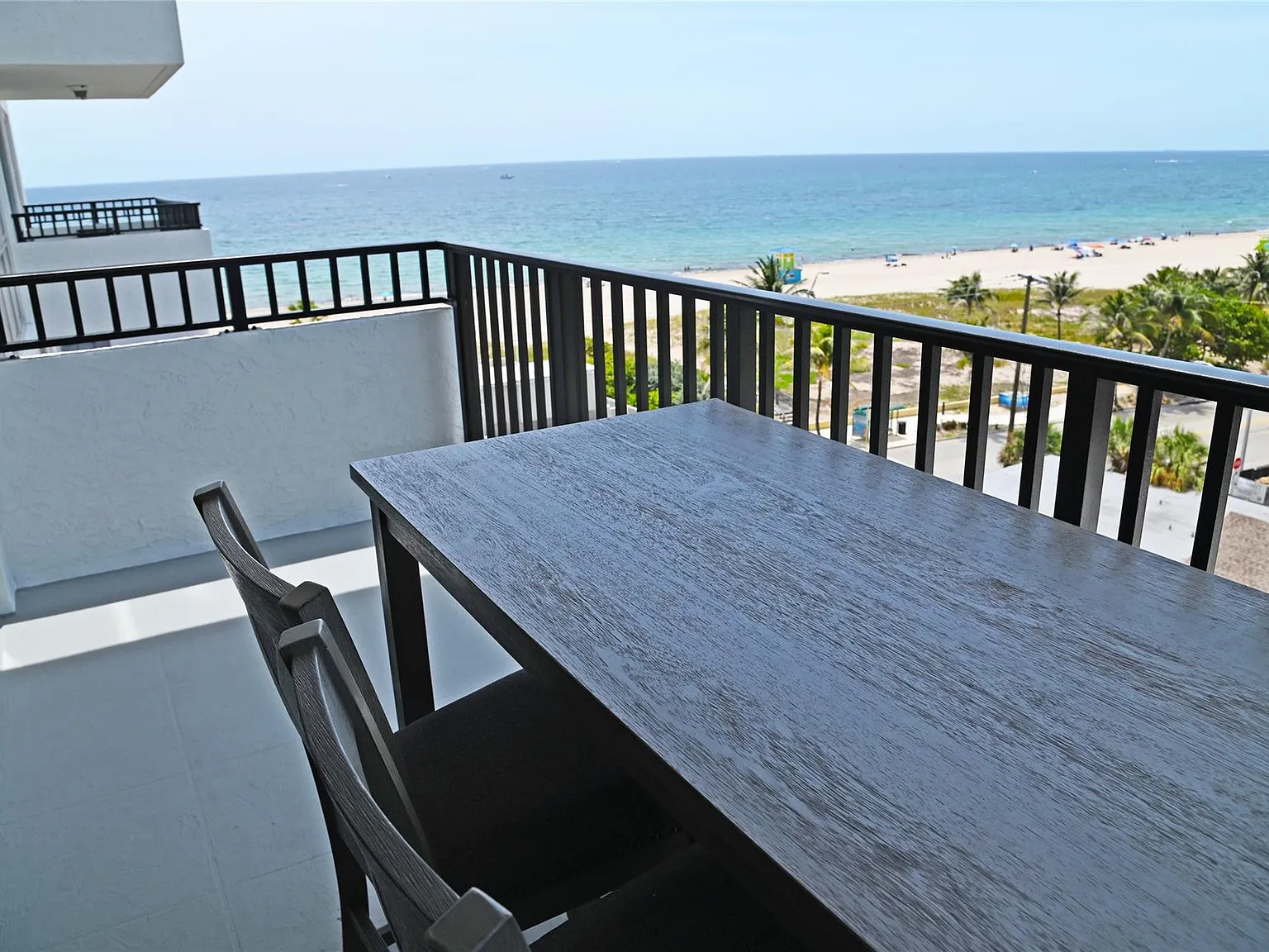 2 bed, 2.0 bath, 1050 sqft, $2,999 — Photo 2
