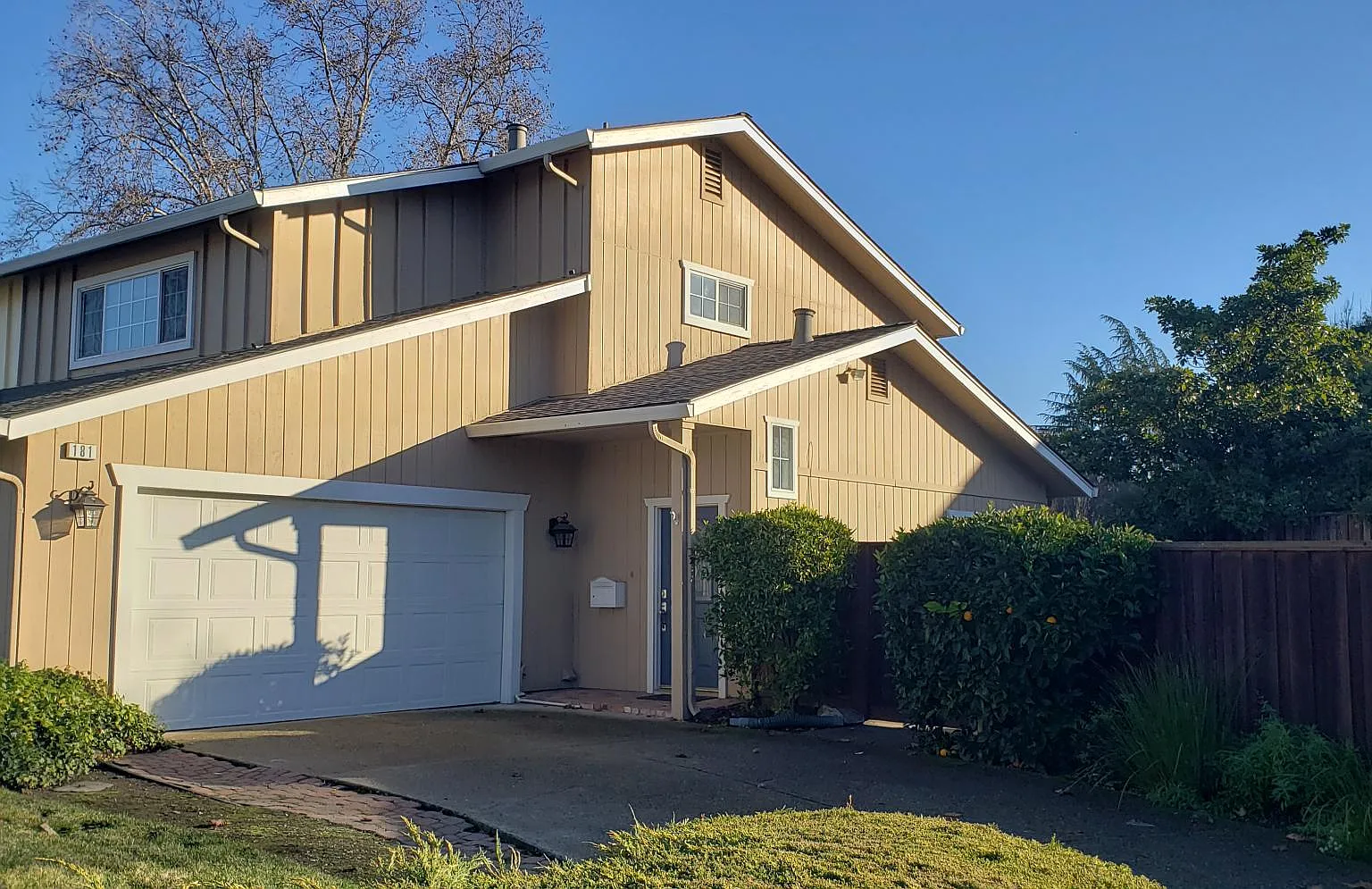 3 bed, 2.5 bath, 1470 sqft, $4,050 — Photo 1