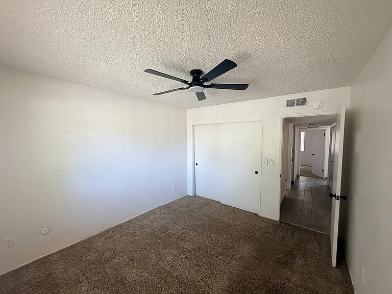 8000 N Laurelglen Blvd #B — Photo 7